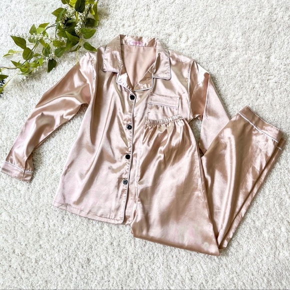 Other - 💫 Satin Long Sleeve Pajama SET 💫